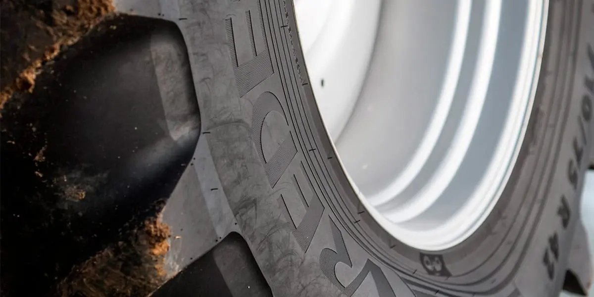 Neumatico-Apollo-Tyres-Vredestein