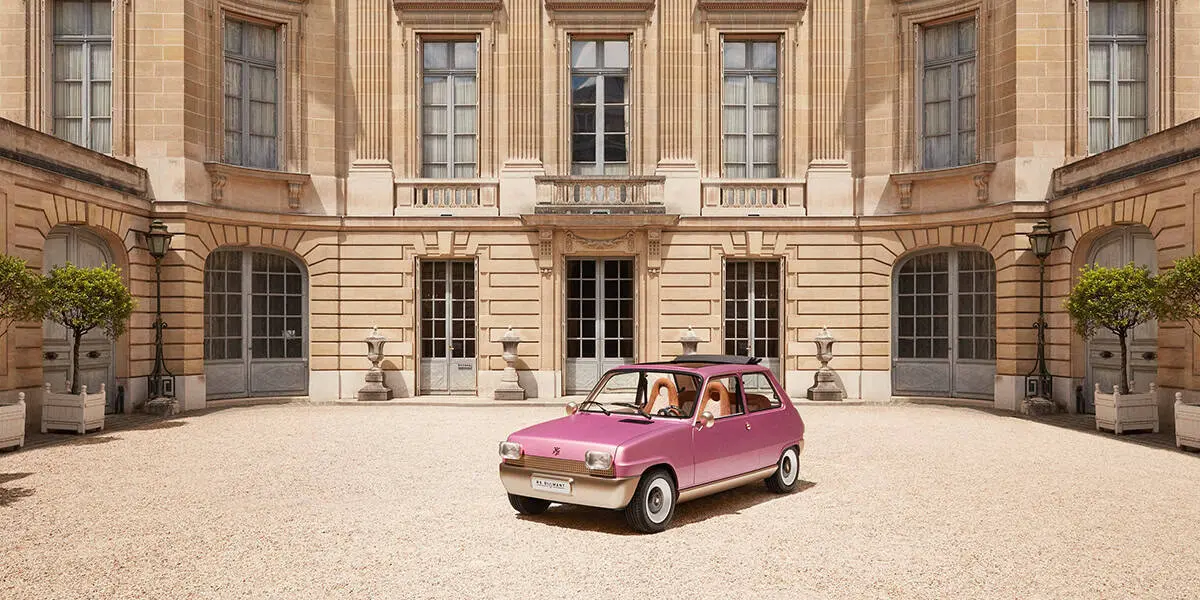 Renault-5-Diamant_showcar-electrico-50-aniversario_interior-smartphone