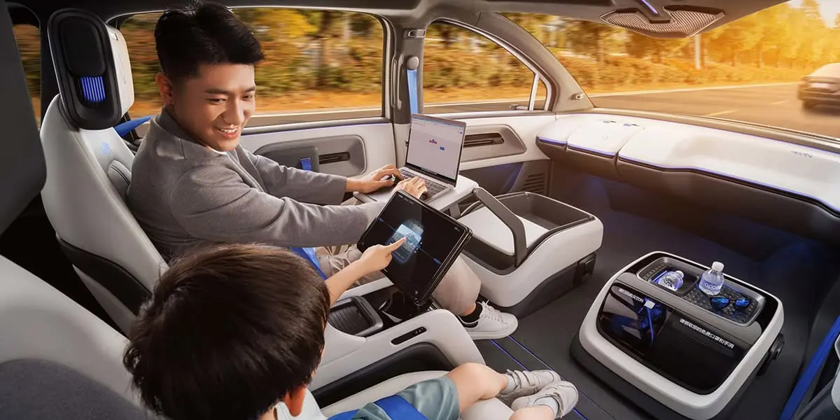 Baidu_robotaxi-autonomo-Apollo-RT6_interior-manos-libres