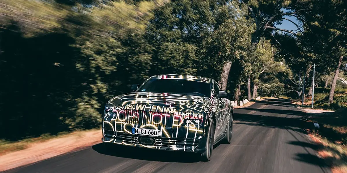Rolls-Royce-Spectre_pruebas-Riviera-francesa_carretera