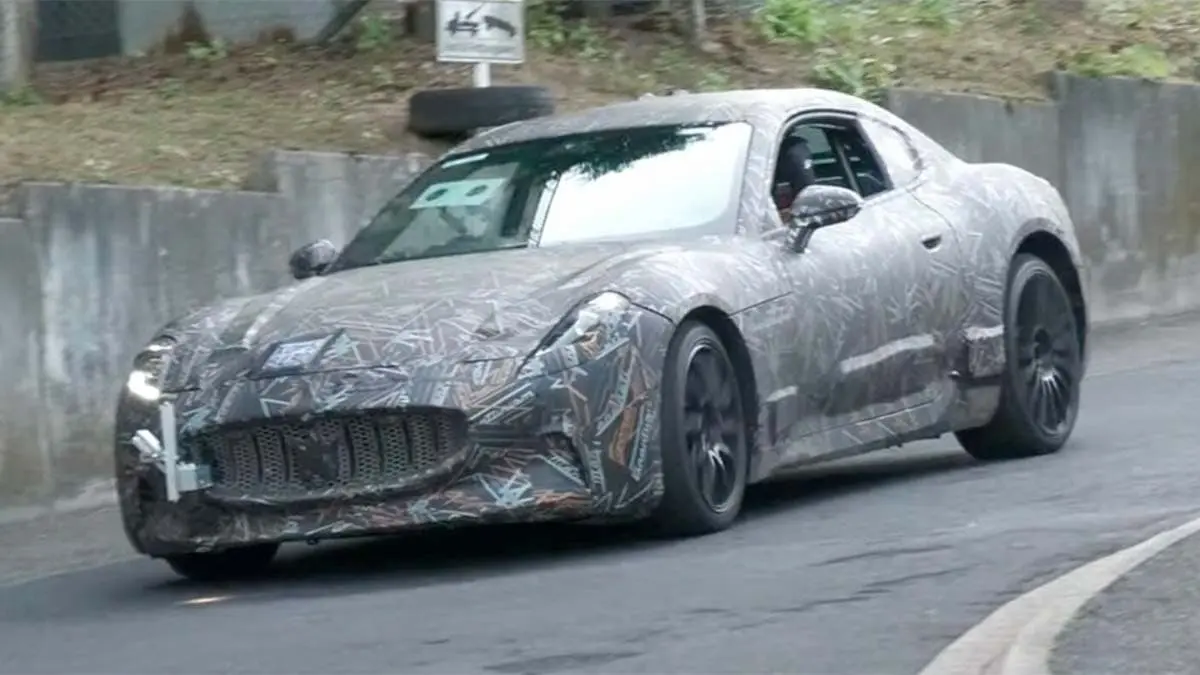 Foto del Maserati GranTurismo Folgore el&eacute;ctrico en el circuito de Nurburgring