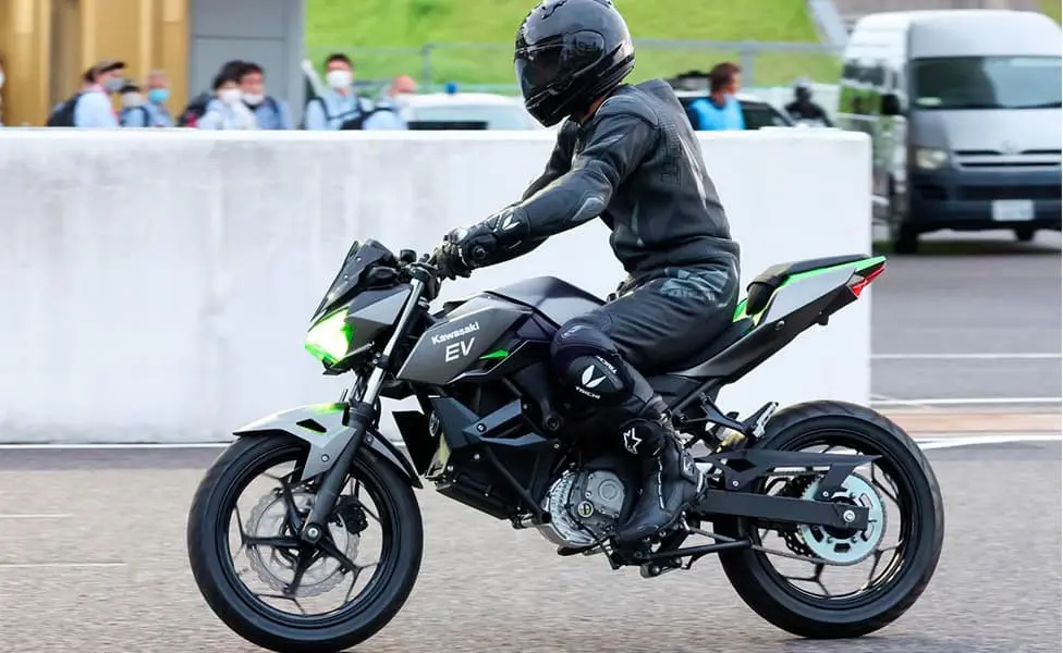 Kawasaki-EV-primer-vistazo-circuito-Suzuka