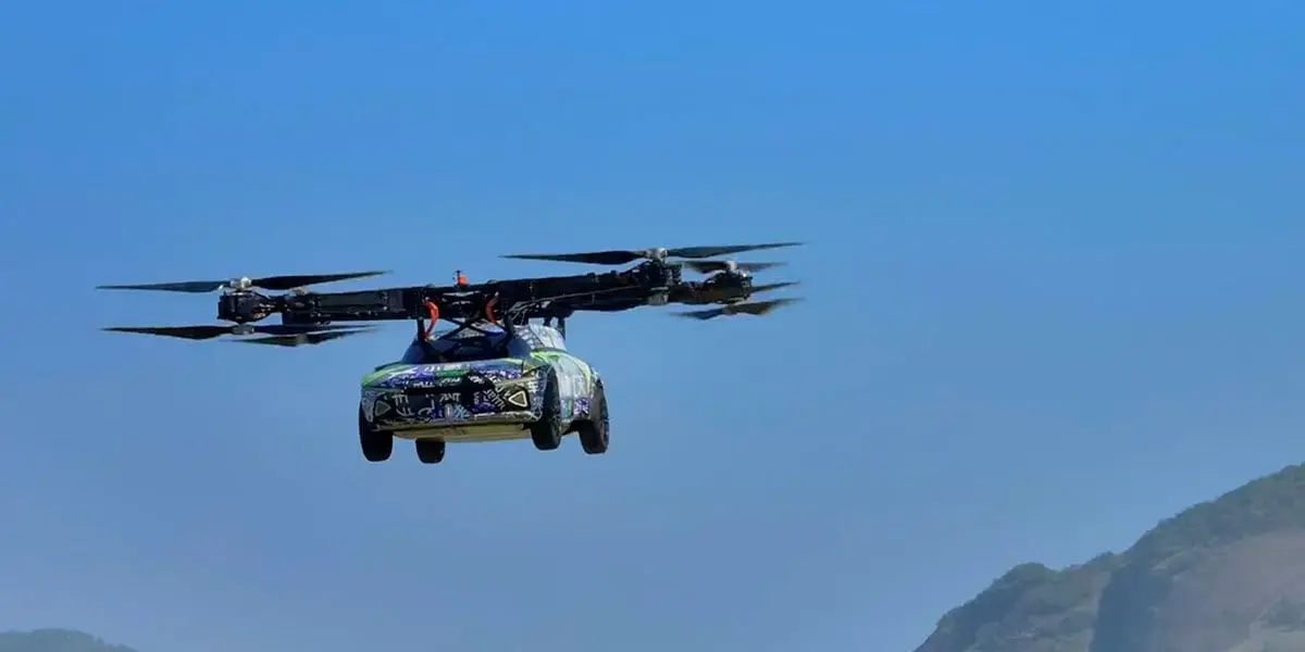 Xpeng-X3-coche-volador_volando