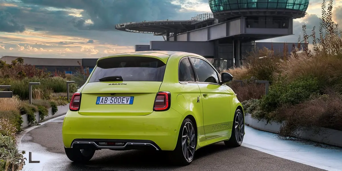 Abarth-500e_trasera
