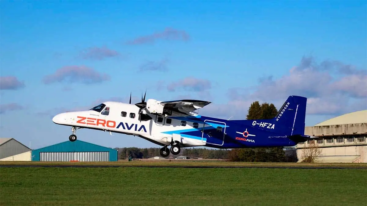 Avi&oacute;n de hidr&oacute;geno de ZeroAvia despegando