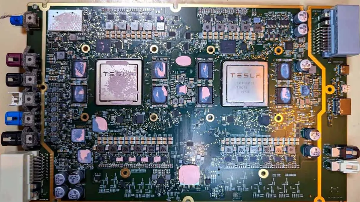 Despiece del HW4 de Tesla