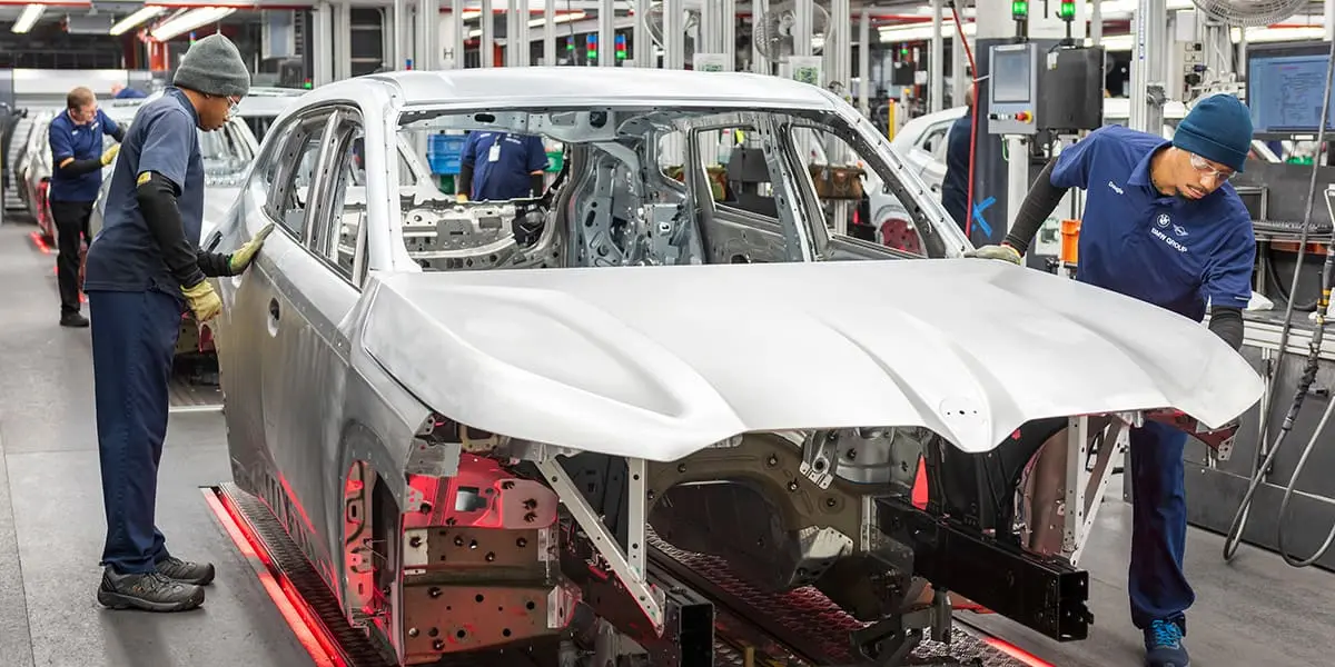 Vehiculo-BMW-carroceria-aluminio-sostenible