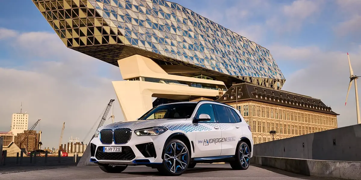 BMW-iX5-Hydrogen_lanzamiento-flota-piloto