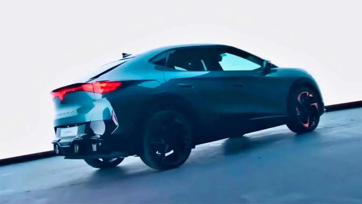 CUPRA Tavascan foto trasera