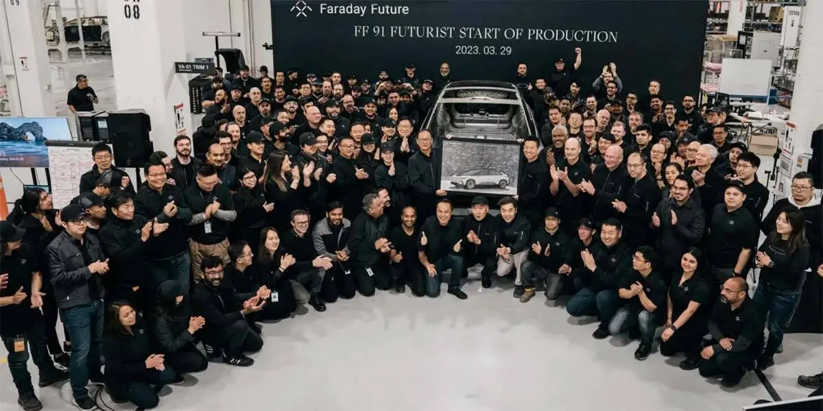 Foto del inicio de la producci&oacute;n del Faraday Future FF91
