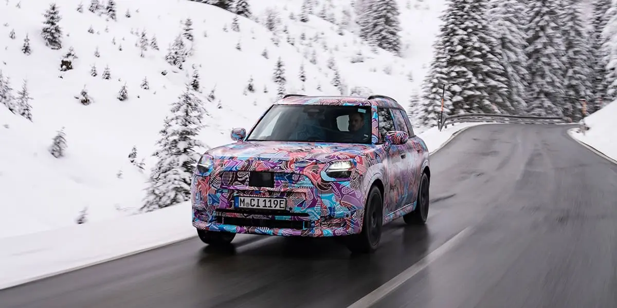 Mini-Countryman-camuflaje-morado_