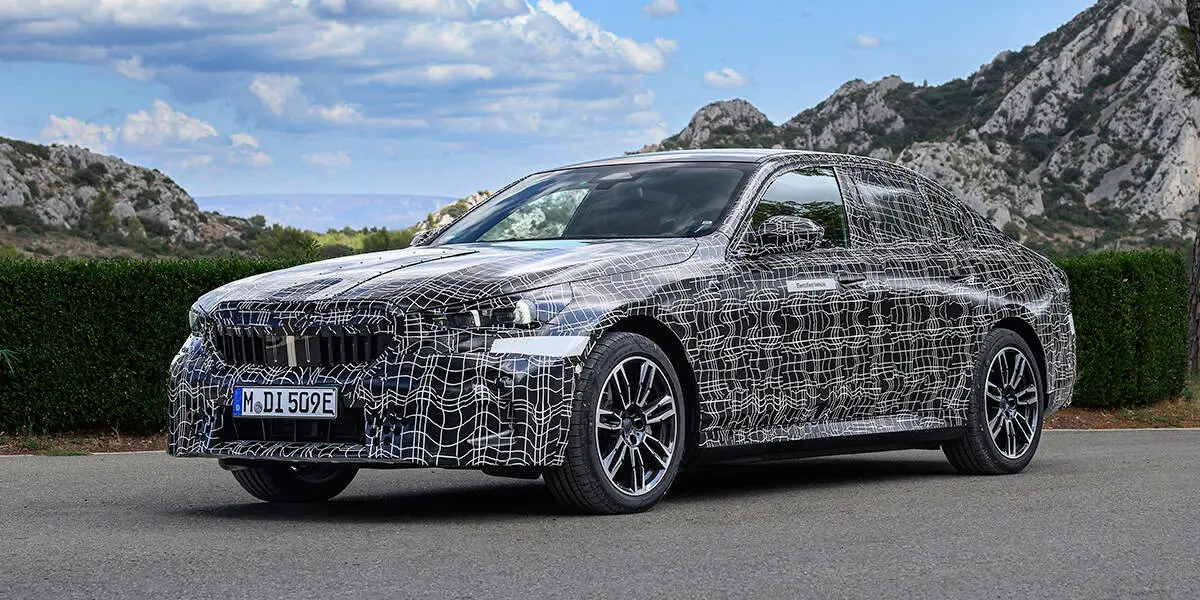 BMW-i5-pruebas-verano_camuflaje