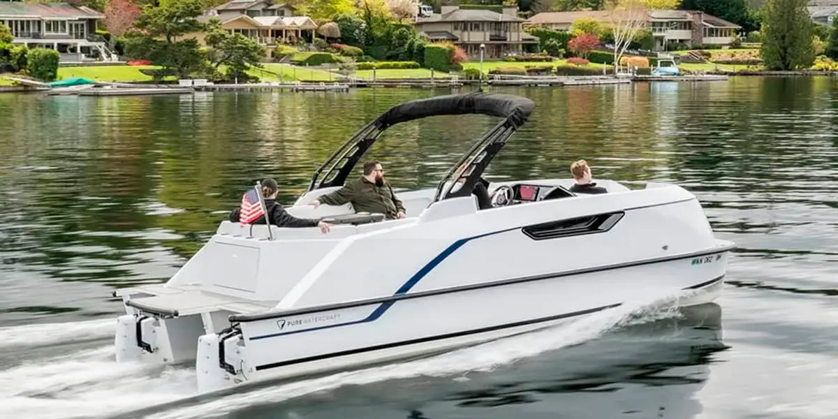 Pure-Watercraft-Pure-Pontoon-Boat_baterias-GM_