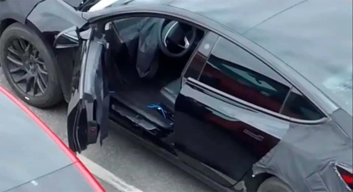 El nuevo Tesla Model 3 Highland contar&aacute; con un nuevo volante