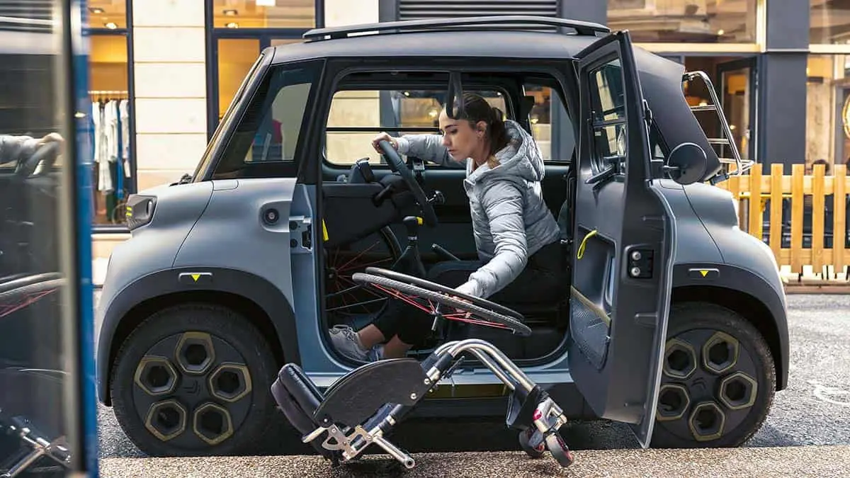 Adaptaci&oacute;n del Citro&euml;n Ami para personas con movilidad reducida