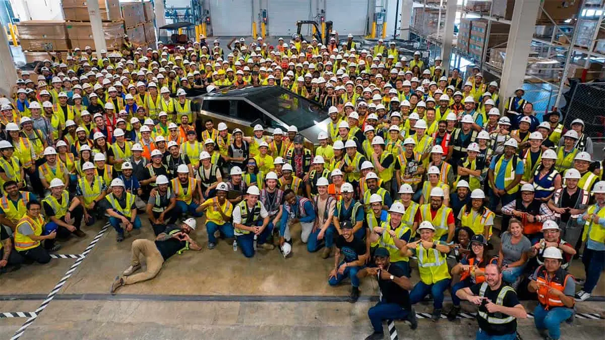 Tesla Cybertruck - primera unidad fabricada en Giga Texas