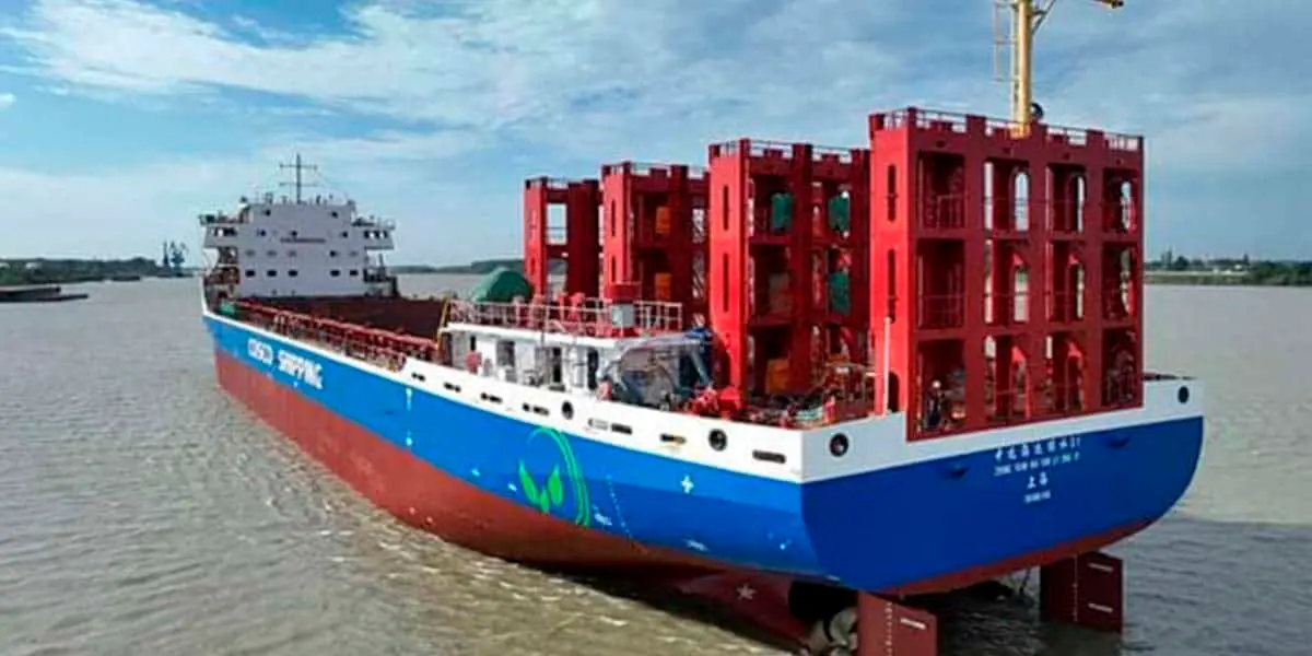Buque-portacontendedores-electrico-700-TEU_