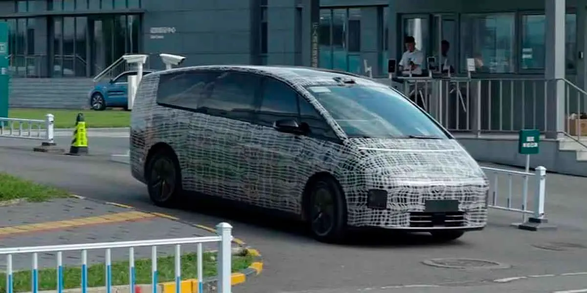 Li-Auto-Mega_camuflaje
