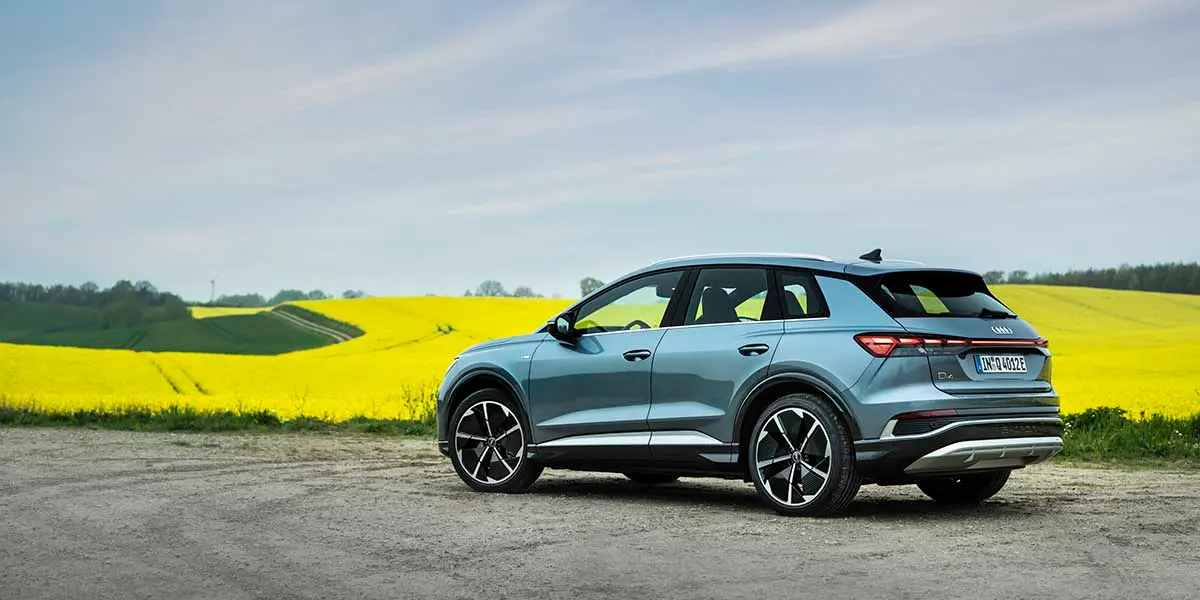 Audi-Q4-e-tron-2024_trasera
