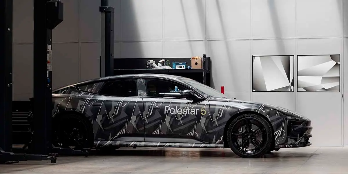 Polestar-5_camuflaje-perfil