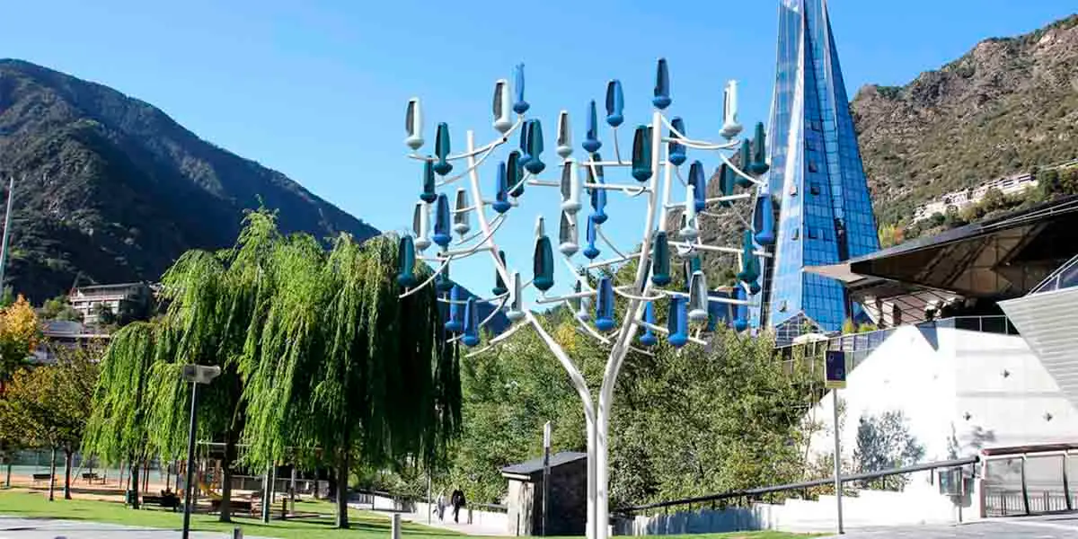 Arboles-eolico-solares_