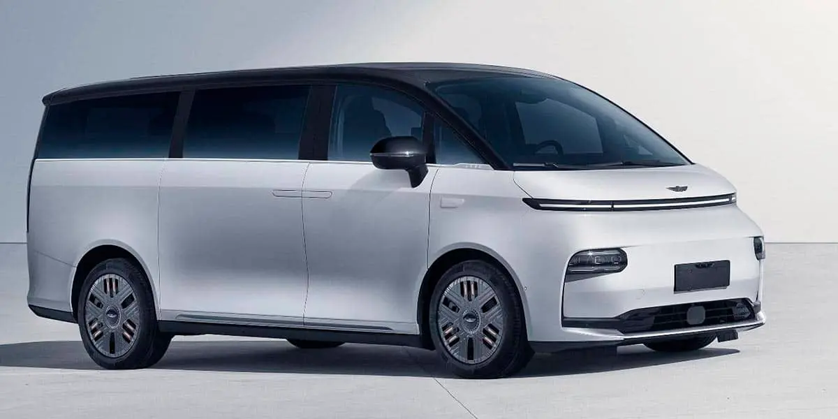 LEVC-L380-monovolumen-Geely
