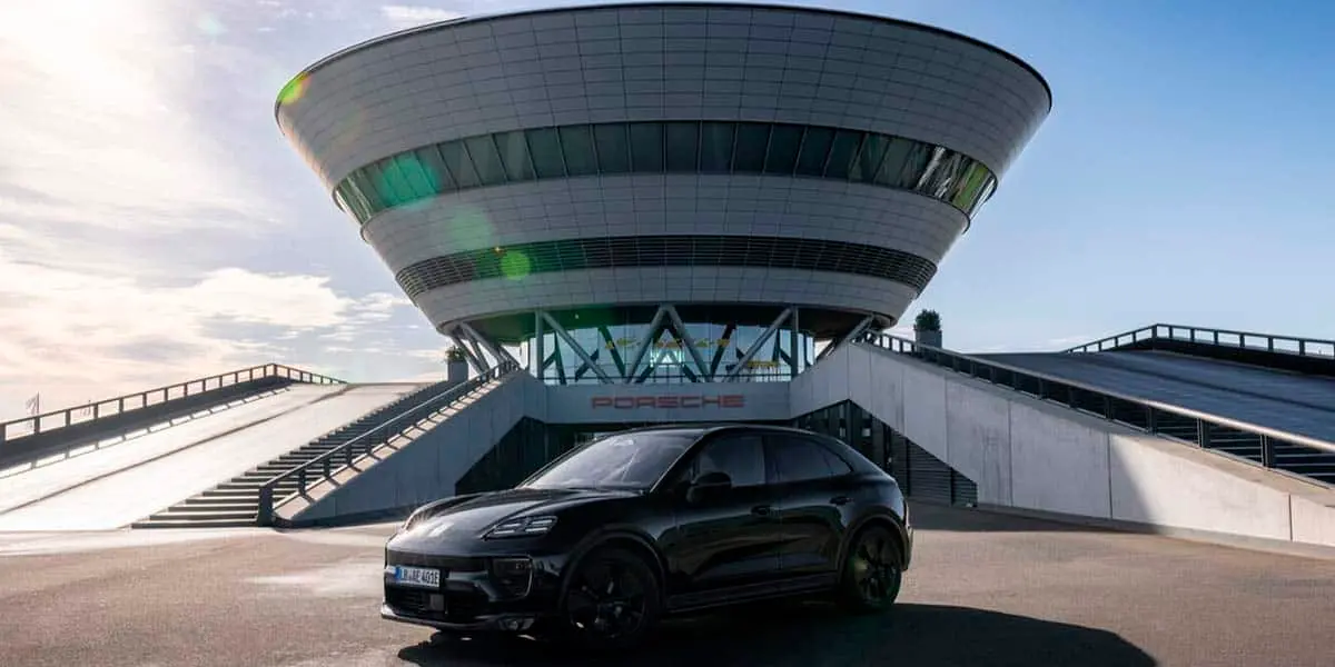 Porsche-Macan-EV_2024