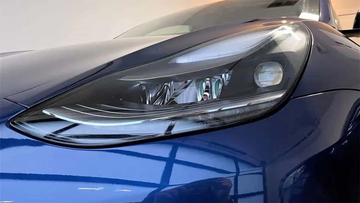 Faros matrix coche Tesla