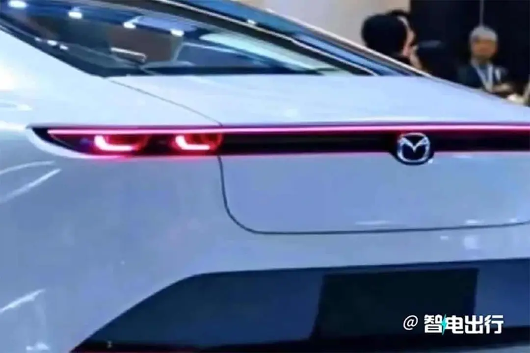 Mazda ez6 - trasera filtrada