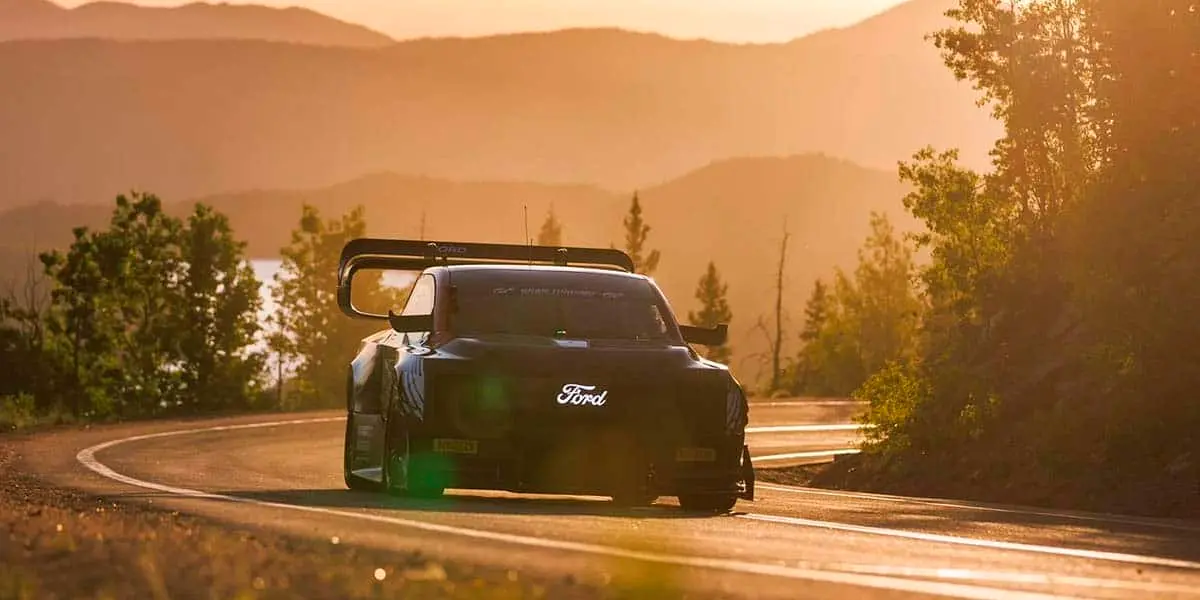 Ford_F-150_Lightning_Supertruck-Pikes_Peak
