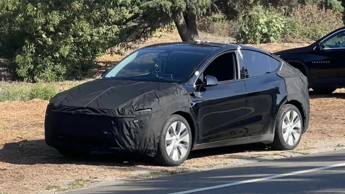 Tesla Model Y Juniper - camuflaje