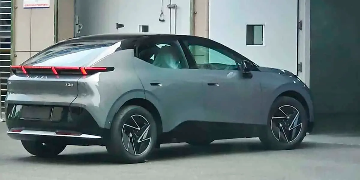 Lynk-Co-Z20_