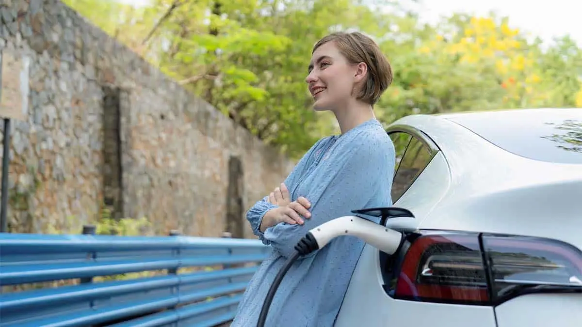 Coche el&eacute;ctrico preferencia para los j&oacute;venes