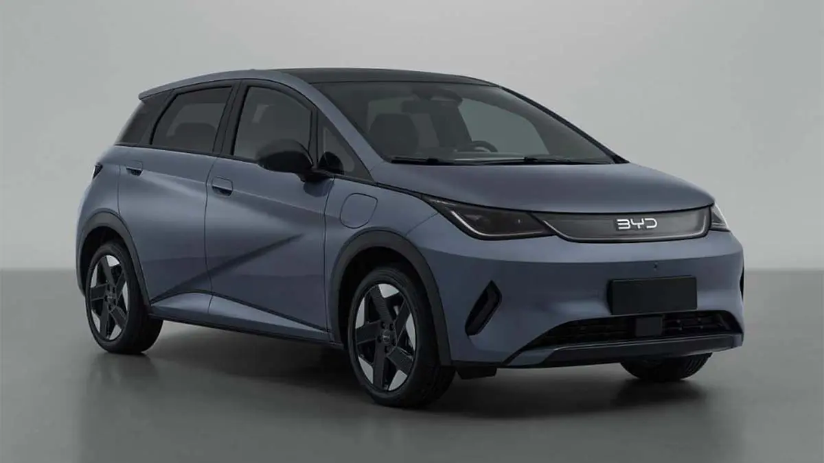 El BYD Dolphin est&aacute; entre el Surf y el ATTO 2