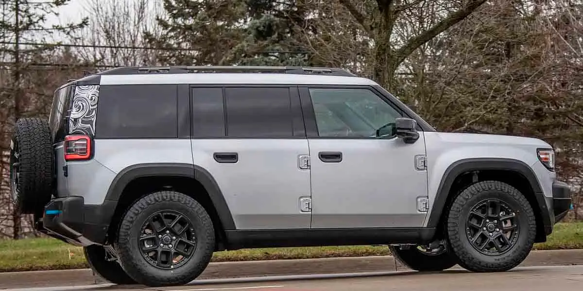 Jeep-Recon_cazado_lateral