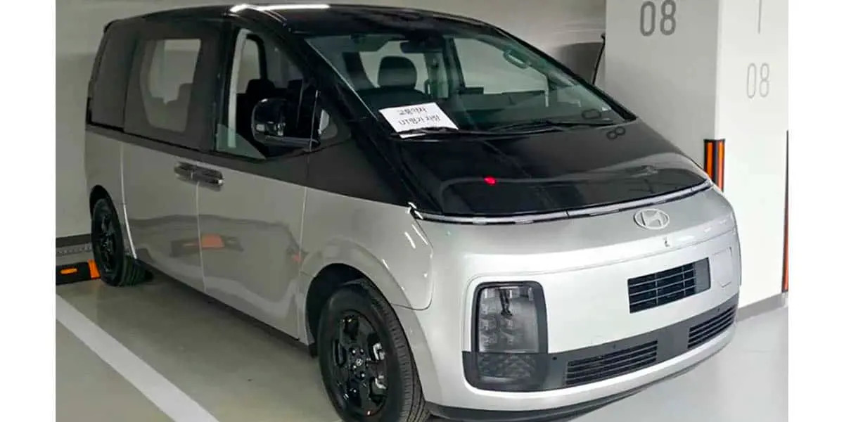 Hyundai-Staria-EV_cazada