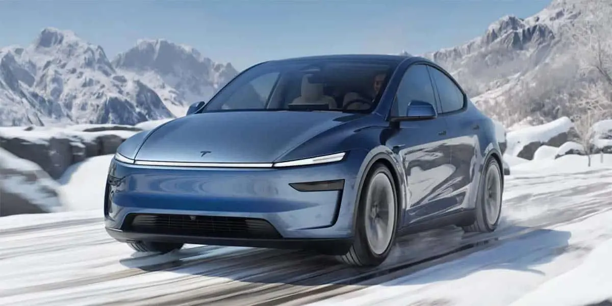 Tesla Model Y azul glaciar