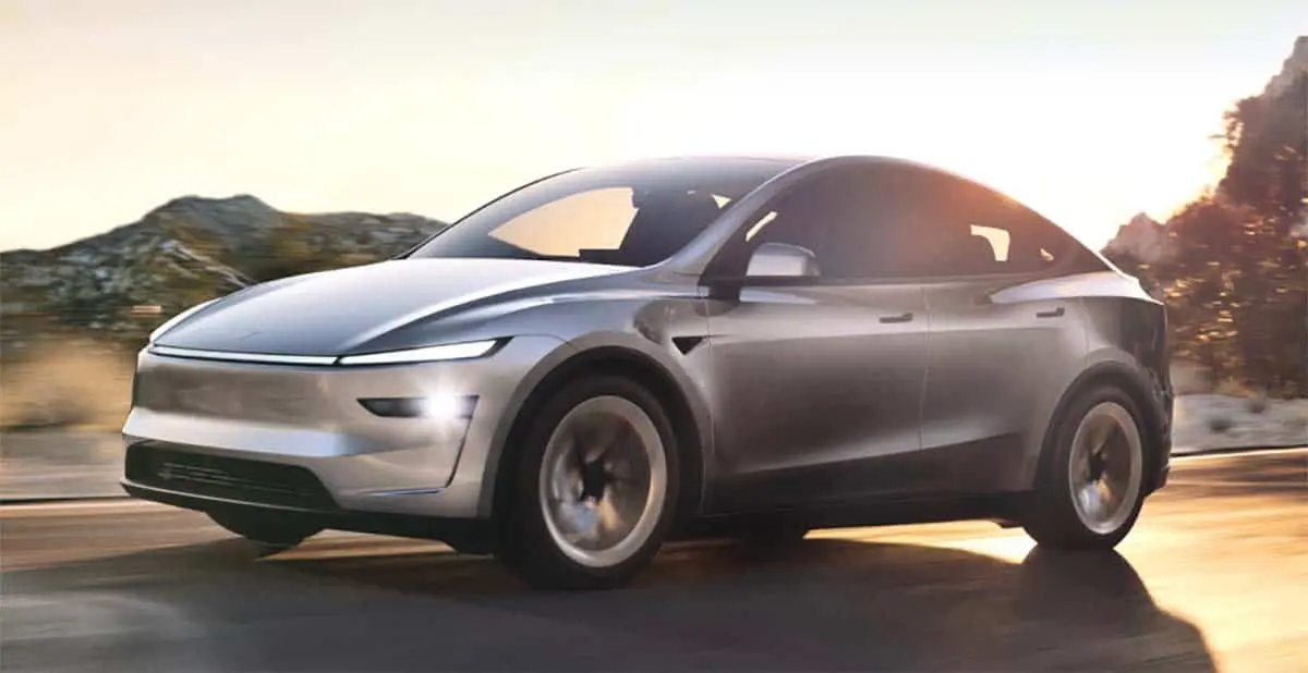Tesla Model Y Juniper en color plateado