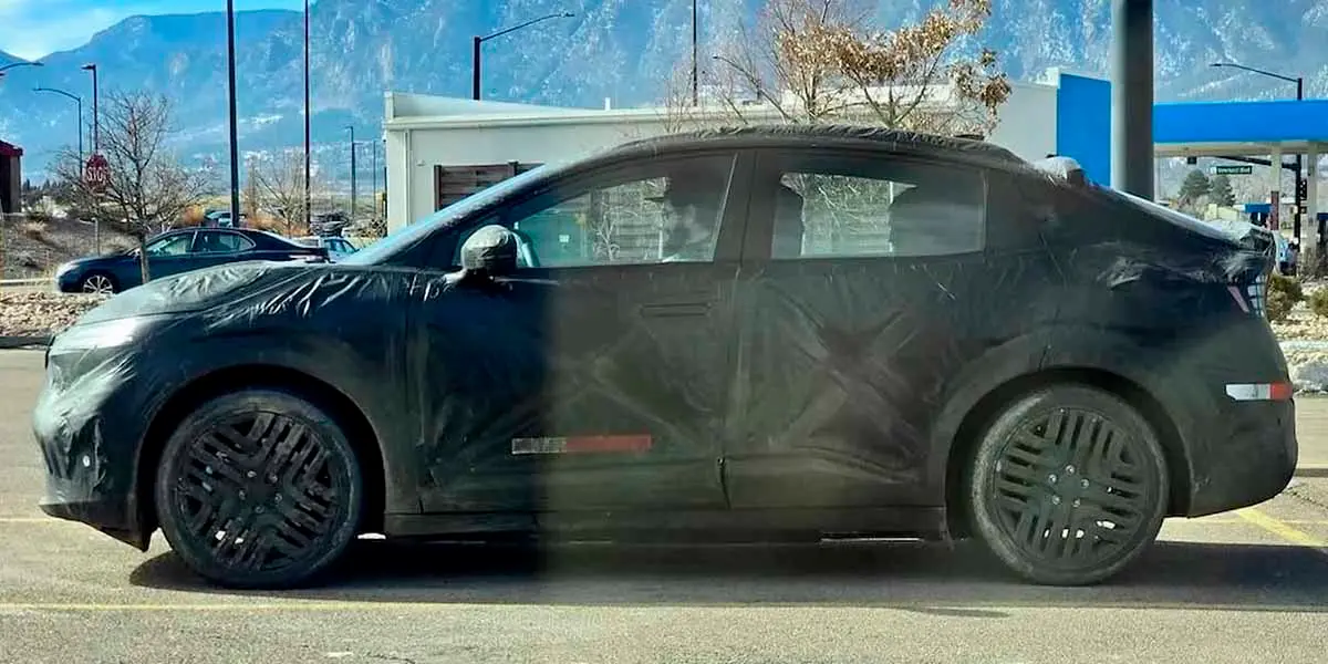 Cazado-nuevo-Nissan-Leaf