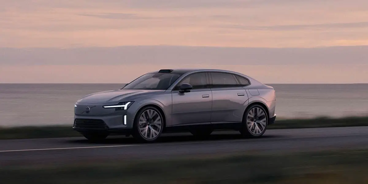 Volvo_ES90_carretera