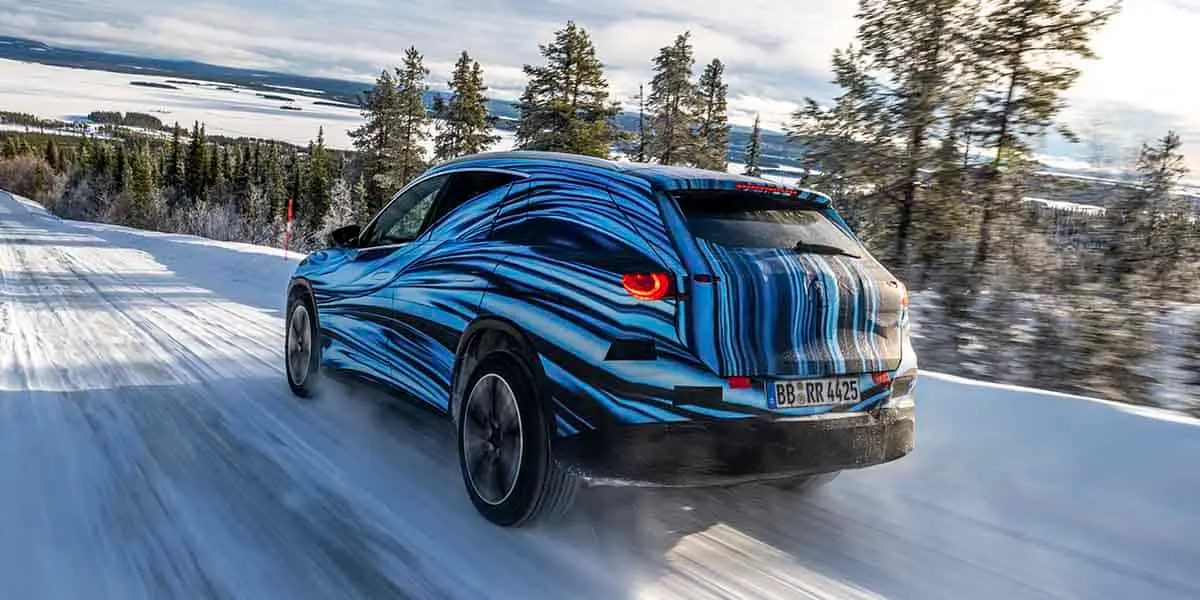 Mercedes-Benz-GLC-electrico_pruebas-invernales_trasera