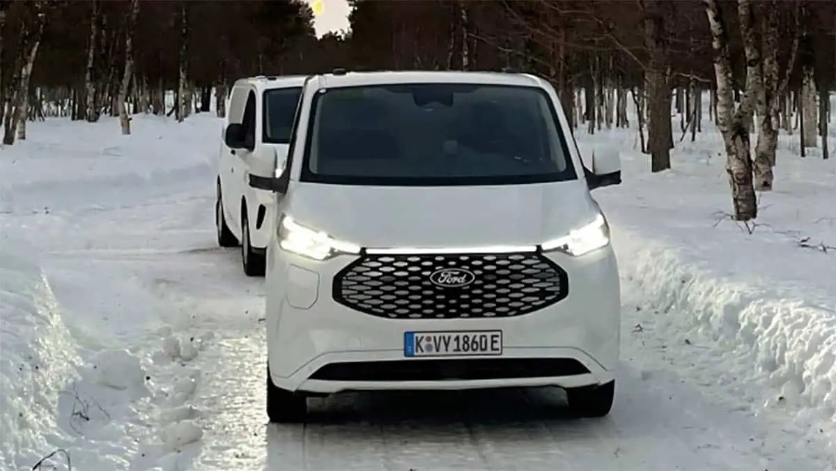 Furgoneta el&eacute;ctrica de Ford con nueva bomba de calor