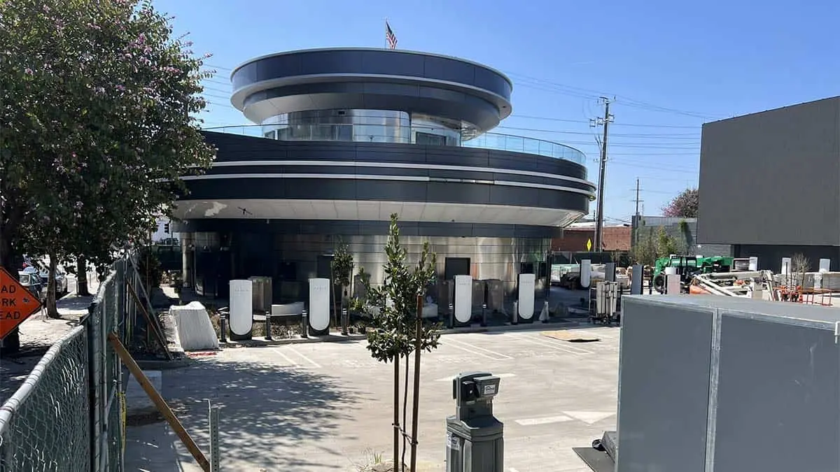 Avances de las obras del Tesla diner