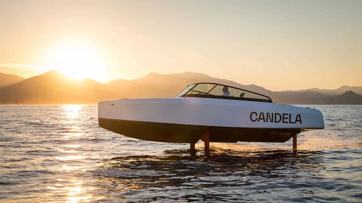 Foto del Candela C-8, un barco el&eacute;ctrico