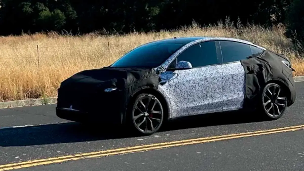 Tesla-Model-Y-Performance-camuflaje-