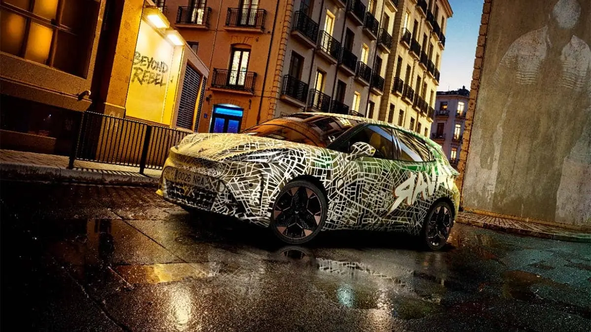 Cupra RAVAL con camuflaje listo para su presentaci&oacute;n oficial