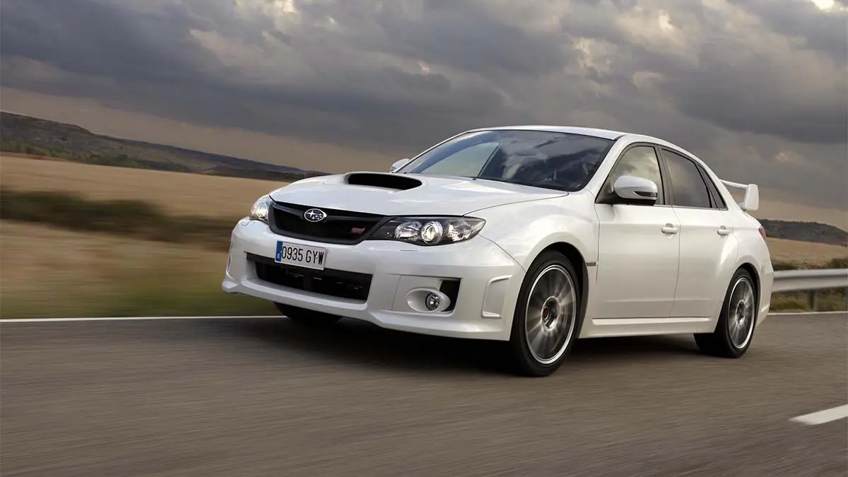 Subaru Impreza de color blanco