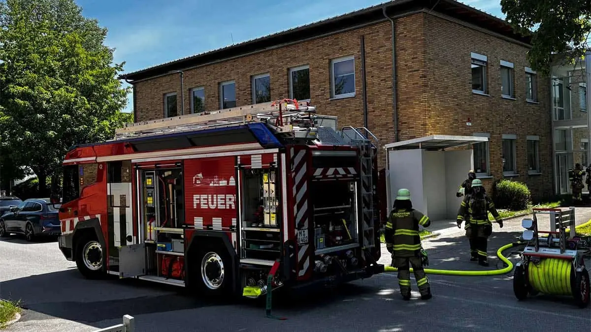 Cami&oacute;n de bomberos totalmente el&eacute;ctrico