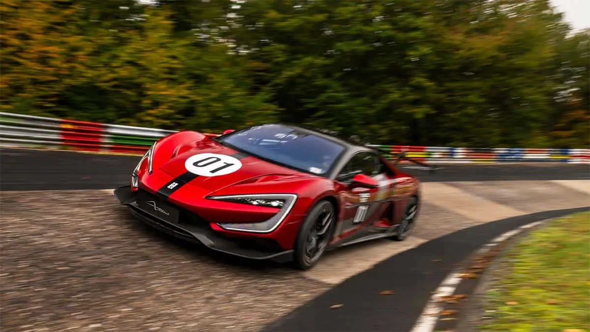 Foto del BYD Yangwang U9 Xtreme en el circuito de N&uuml;rburgring