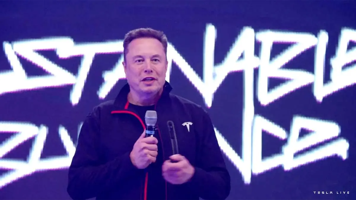Elon Musk en la reuni&oacute;n de accionistas de Tesla 2025